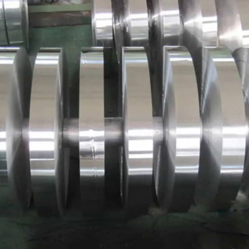 Aluminum strip for tiles