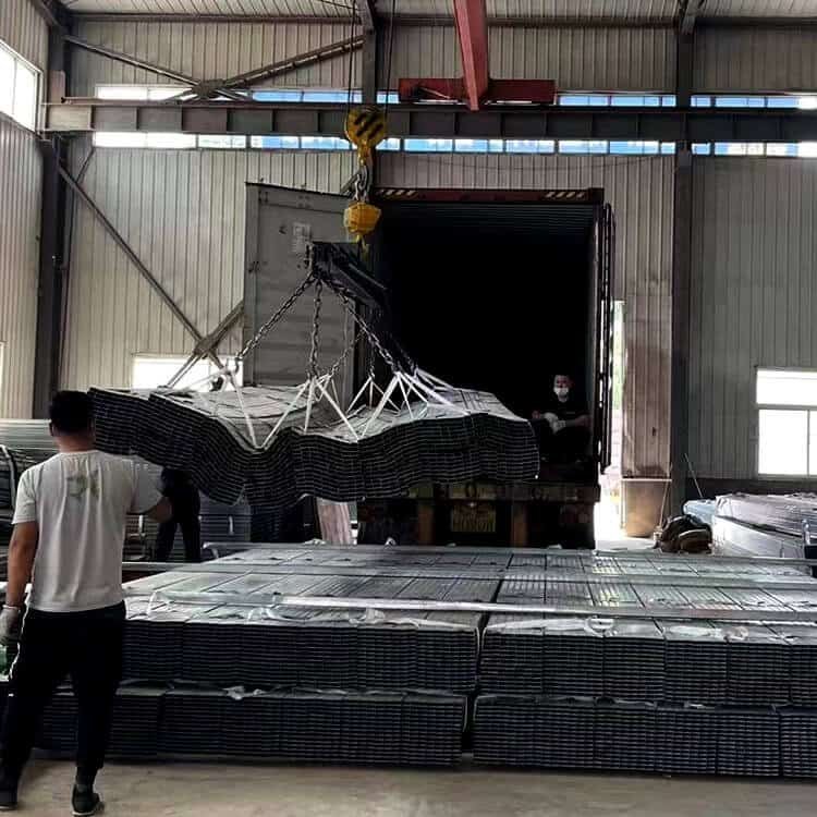 Sinklənmiş kvadrat boruoru çatdırılması5 Galvanized Square Tube Delivery5